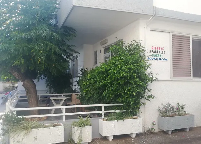 Giannis Apartment,Haraki