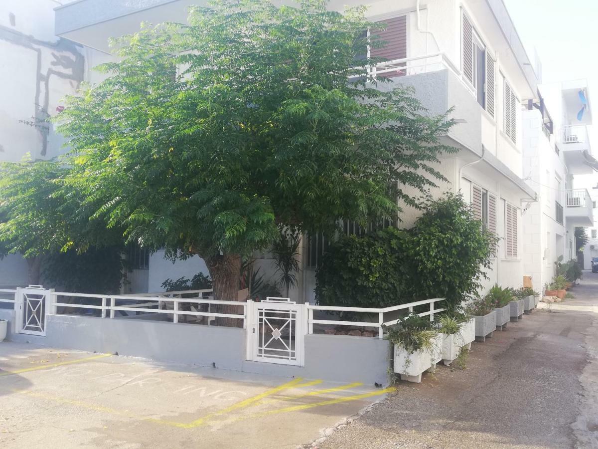 Giannis Apartment,haraki Charaki